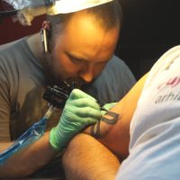 cum se face un tatuaj 0032
