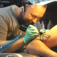 cum se face un tatuaj 0033