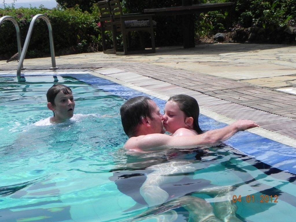 mama sarut copil buze 9