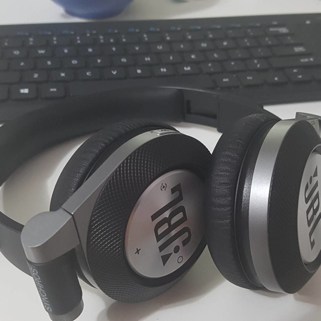 casti jbl nu se conecteaza