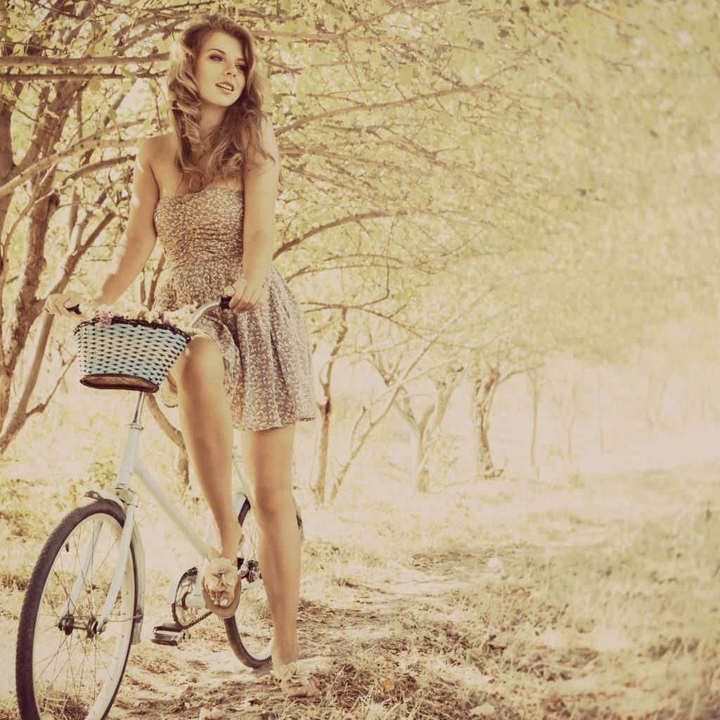 femei pe bicicleta 9