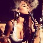 femei care fumeaza 45