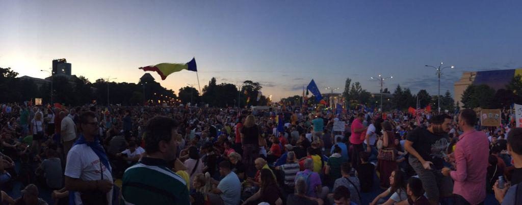 idioti fututi in cur