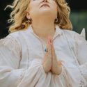 Un înger printre noi: Diana Iovanovici Șoșoacă